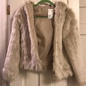 H&M Jackets & Coats - NWT H&M FAUX FUR JACKET H&M Jackets & Coats - NWT H&M FAUX FUR JACKET